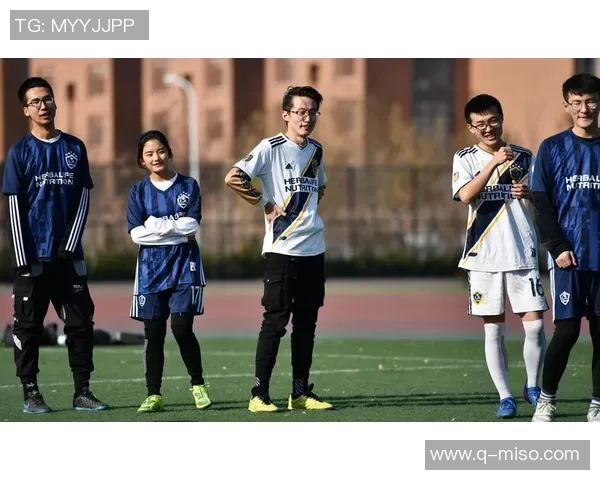 李丽的足球人生：从绿茵场到梦想实现的心路历程